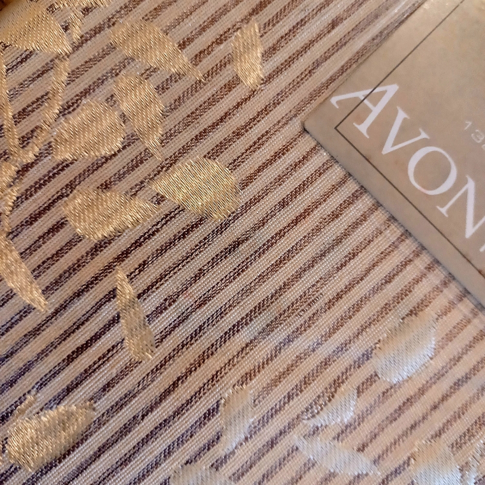 Avon Oblong Tablecloth NWOT